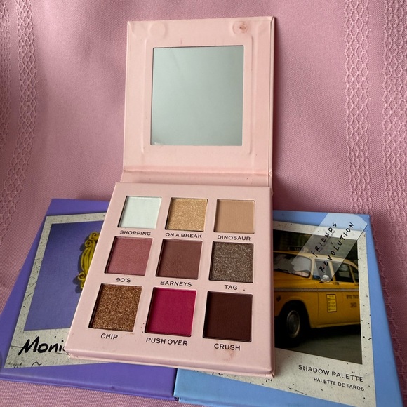 Friends x Revolution - Eyeshadow Makeup Palettes Set of 3 - Phoebe Rachel Monica - Picture 3 of 14